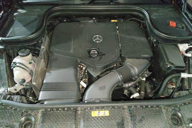 Used Mercedes-Benz GLE 2026 GLE 350 4MATIC Dynamic Model Engine Bay