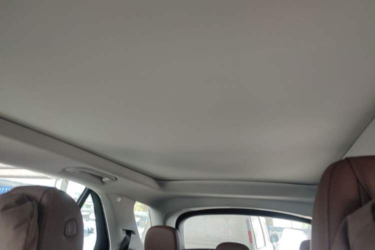 Used Mercedes-Benz GLE 2026 GLE 350 4MATIC Dynamic Model Headliner