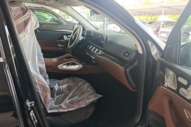 Used Mercedes-Benz GLE 2026 Model GLE 350 4MATIC Fashion Version Right Front Seat