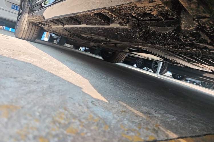 Used Mercedes-Benz GLE 2026 Model GLE 350 4MATIC Fashion Version Right Side Sill