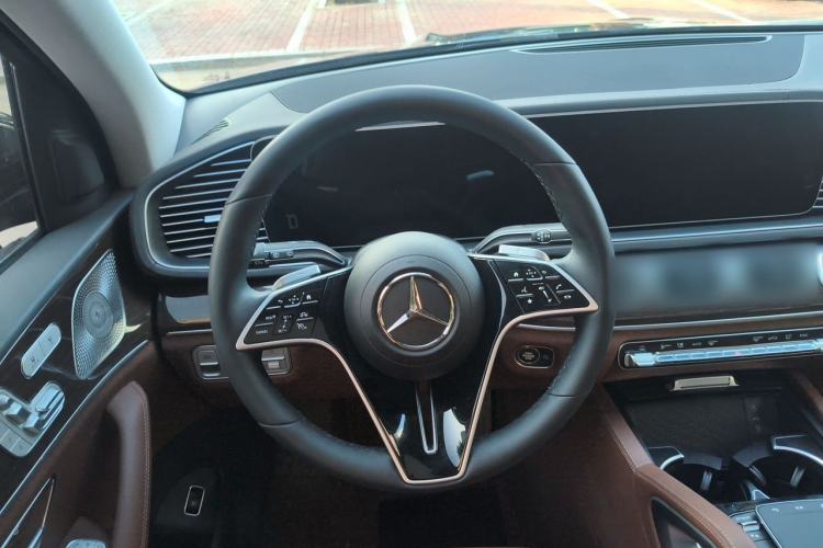 Used Mercedes-Benz GLE 2026 GLE 350 4MATIC Dynamic Model Steering Wheel