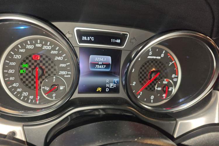 Used Mercedes-Benz GLE AMG 2017 AMG GLE 43 4MATIC Odometer Close Up