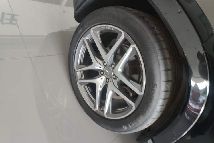 Used Mercedes-Benz GLE AMG 2022 AMG GLE 53 4MATIC+ Right Rear Wheel Hub