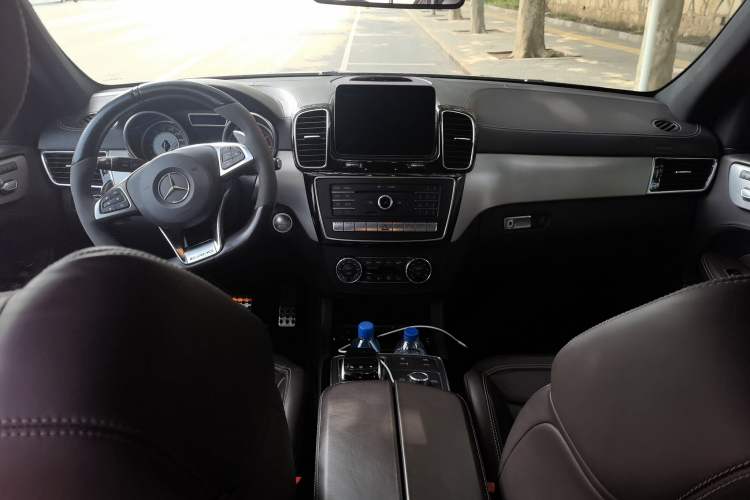 Used Mercedes-Benz GLE AMG 2015 AMG GLE 63 S 4MATIC Center Console
