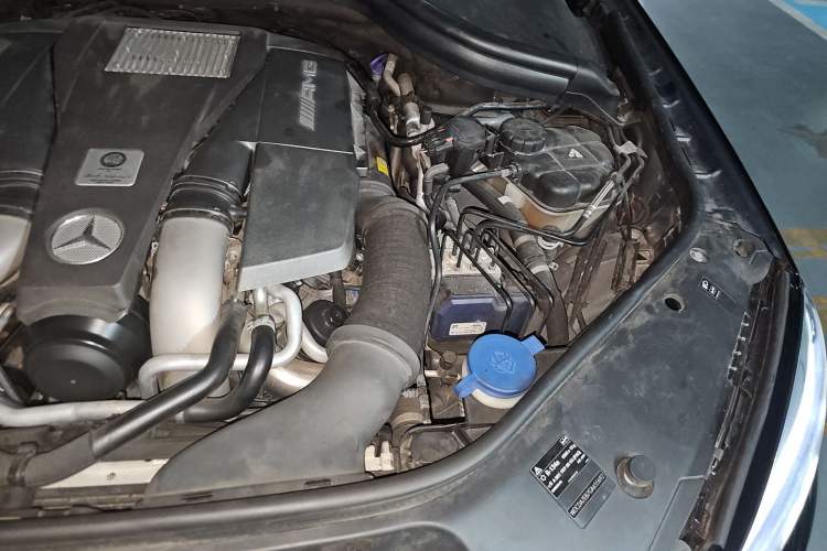 Used Mercedes-Benz GLE AMG 2015 AMG GLE 63 4MATIC Engine Bay Left