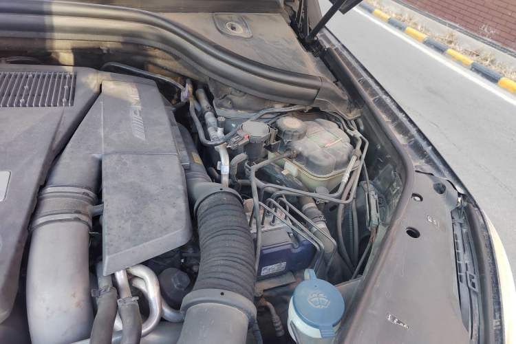 Used Mercedes-Benz GLE AMG 2015 AMG GLE 63 4MATIC Engine Bay Left