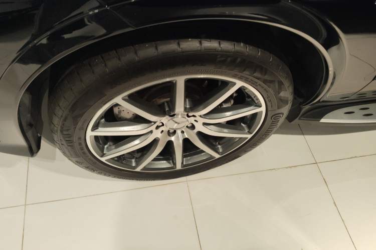 Used Mercedes-Benz GLE AMG 2015 AMG GLE 63 4MATIC Exterior 7