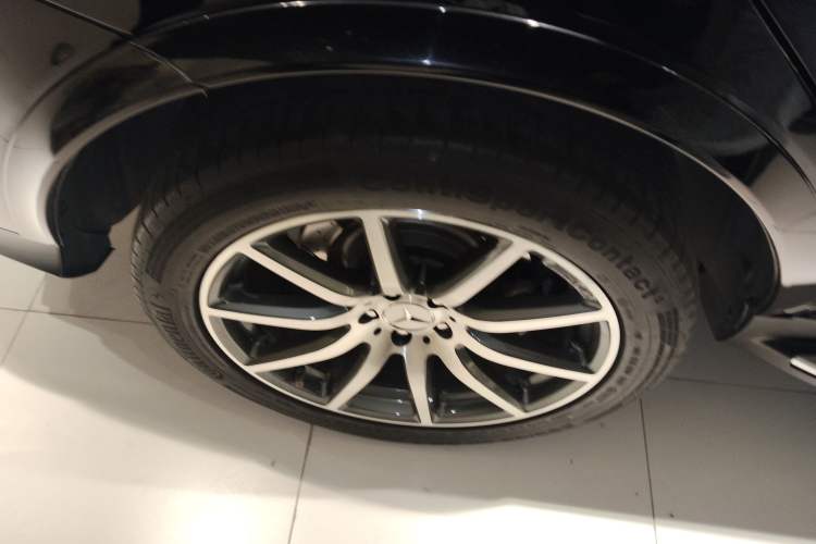 Used Mercedes-Benz GLE AMG 2015 AMG GLE 63 4MATIC Exterior 8