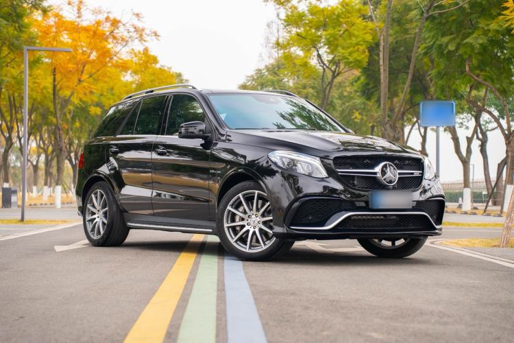 Used Mercedes-Benz GLE AMG 2015 AMG GLE 63 4MATIC Front Right 45 Deg