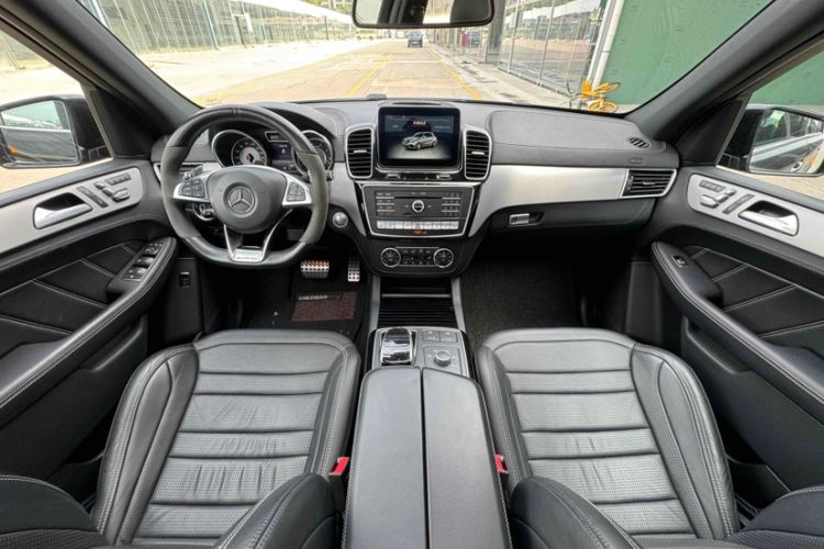 Used Mercedes-Benz GLE AMG 2015 AMG GLE 63 4MATIC Interior 1