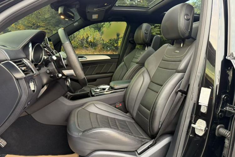 Used Mercedes-Benz GLE AMG 2015 AMG GLE 63 4MATIC Interior 2