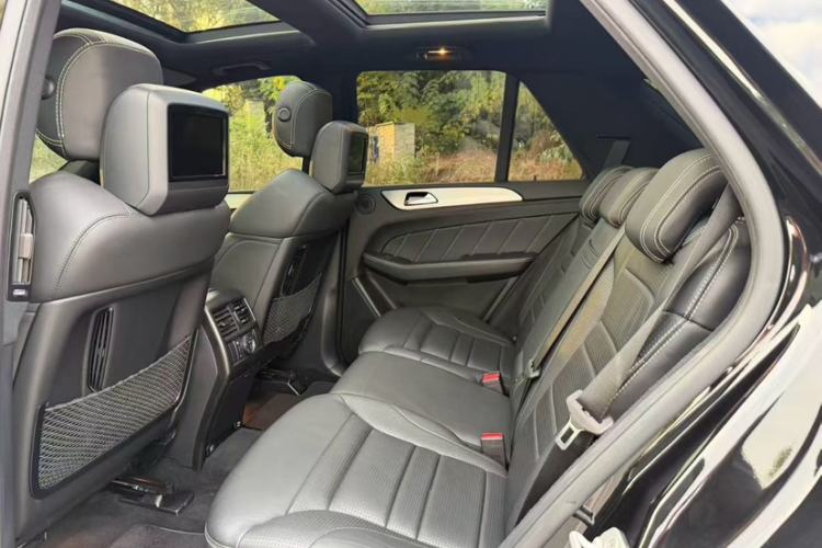 Used Mercedes-Benz GLE AMG 2015 AMG GLE 63 4MATIC Interior 3