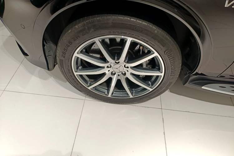 Used Mercedes-Benz GLE AMG 2015 AMG GLE 63 4MATIC Left Front Wheel Hub