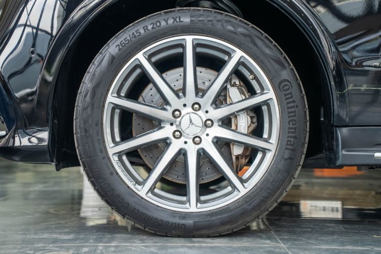 Used Mercedes-Benz GLE AMG 2015 AMG GLE 63 4MATIC Left Front Wheel Hub
