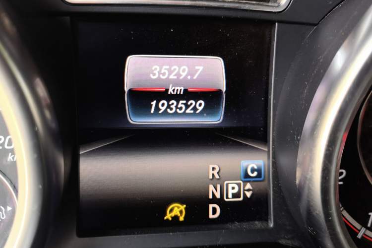 Used Mercedes-Benz GLE AMG 2015 AMG GLE 63 S 4MATIC Odometer Close Up