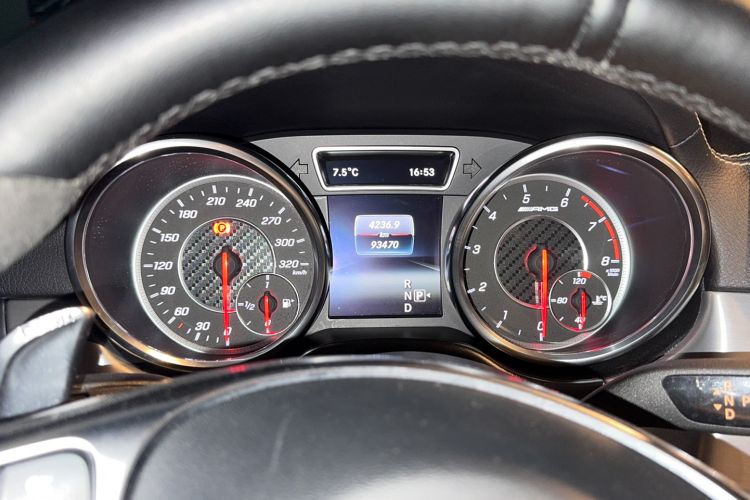 Used Mercedes-Benz GLE AMG 2015 AMG GLE 63 4MATIC Odometer Close Up