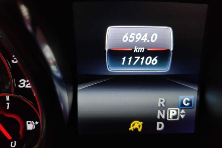 Used Mercedes-Benz GLE AMG 2015 AMG GLE 63 4MATIC Odometer Close Up