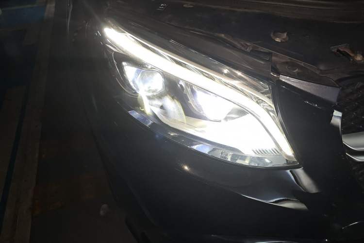 Used Mercedes-Benz GLE AMG 2015 AMG GLE 63 4MATIC Right Front Headlight