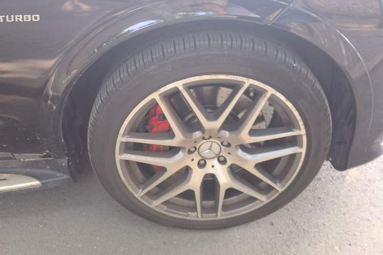 Used Mercedes-Benz GLE AMG 2015 AMG GLE 63 S 4MATIC Right Front Wheel Hub