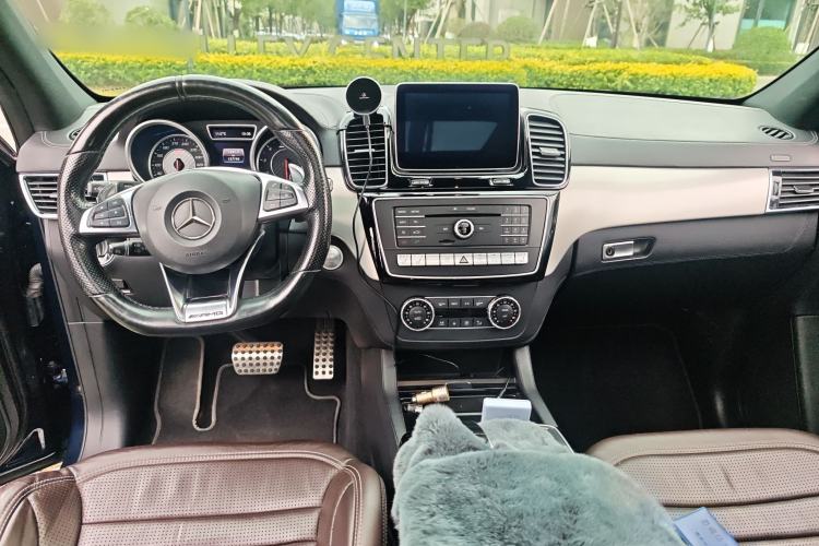 Used Mercedes-Benz GLE AMG 2015 AMG GLE 63 4MATIC Center Console