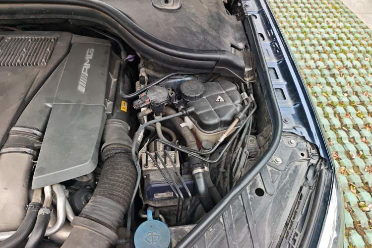Used Mercedes-Benz GLE AMG 2015 AMG GLE 63 4MATIC Engine Bay Left