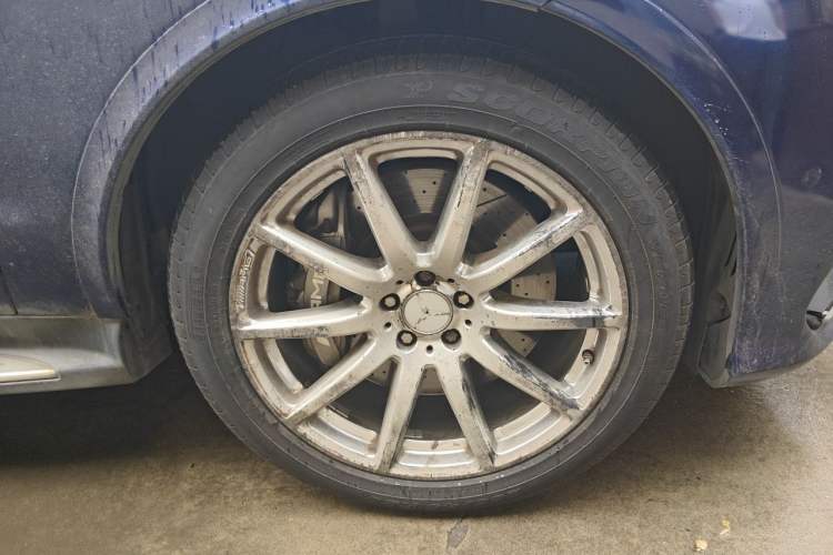 Used Mercedes-Benz GLE AMG 2015 AMG GLE 63 4MATIC Right Front Wheel Hub