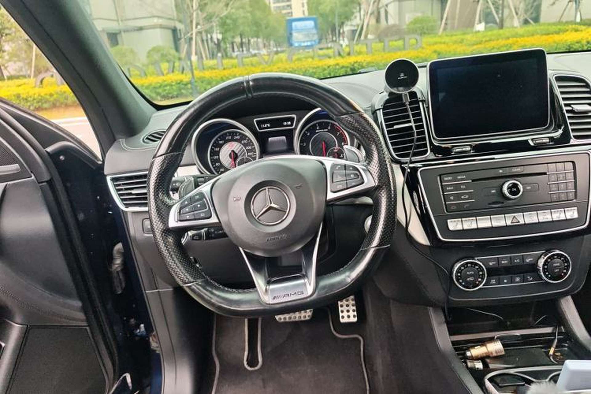 Used Mercedes-Benz GLE AMG 2015 AMG GLE 63 4MATIC Steering Wheel