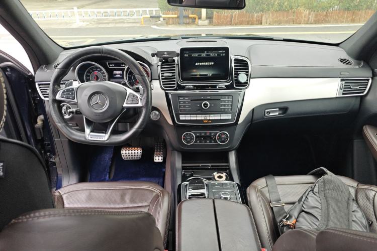Used Mercedes-Benz GLE AMG 2015 AMG GLE 63 4MATIC Center Console