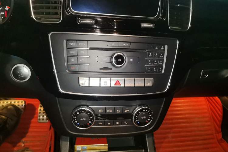 Used Mercedes-Benz GLE AMG 2017 AMG GLE 43 4MATIC Audio And AC Panel