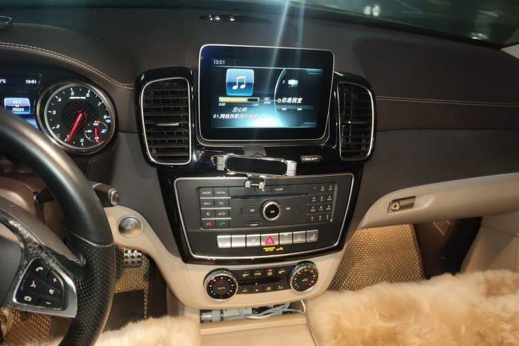 Used Mercedes-Benz GLE AMG 2017 AMG GLE 43 4MATIC Audio And AC Panel