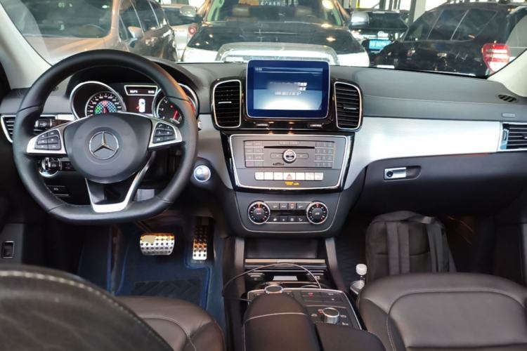 Used Mercedes-Benz GLE AMG 2017 AMG GLE 43 4MATIC Center Console
