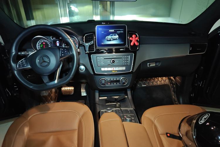 Used Mercedes-Benz GLE AMG 2017 AMG GLE 43 4MATIC Center Console