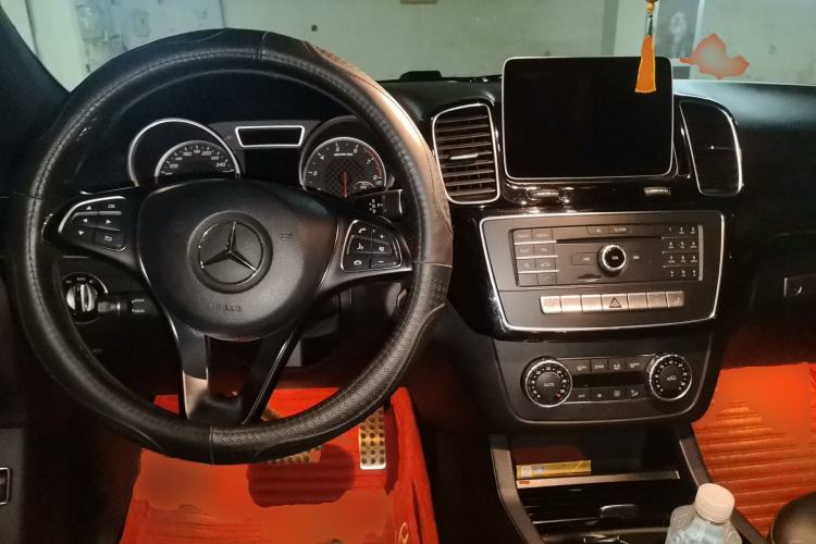 Used Mercedes-Benz GLE AMG 2017 AMG GLE 43 4MATIC Center Console