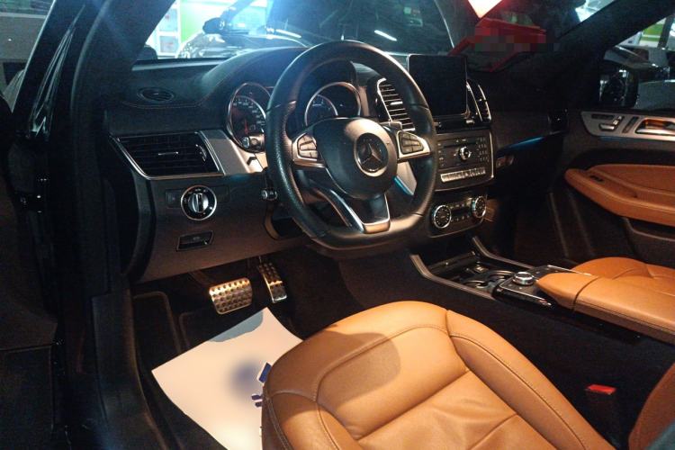 Used Mercedes-Benz GLE AMG 2017 AMG GLE 43 4MATIC Center Console