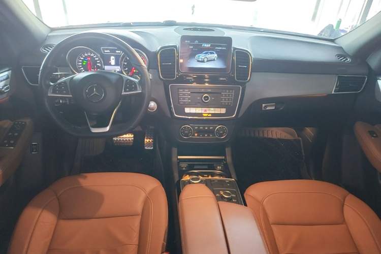 Used Mercedes-Benz GLE AMG 2017 AMG GLE 43 4MATIC Center Console