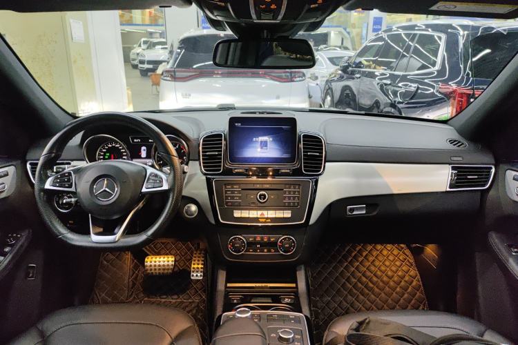 Used Mercedes-Benz GLE AMG 2017 AMG GLE 43 4MATIC Center Console