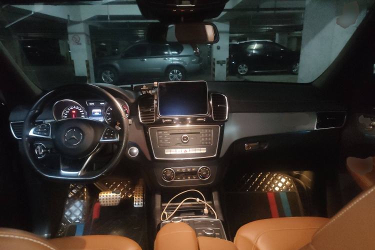 Used Mercedes-Benz GLE AMG 2017 AMG GLE 43 4MATIC Center Console