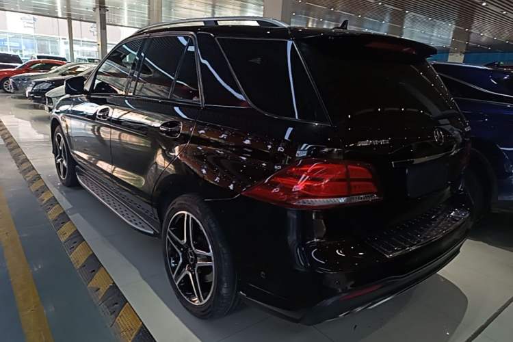 Used Mercedes-Benz GLE AMG 2017 AMG GLE 43 4MATIC Exterior 2