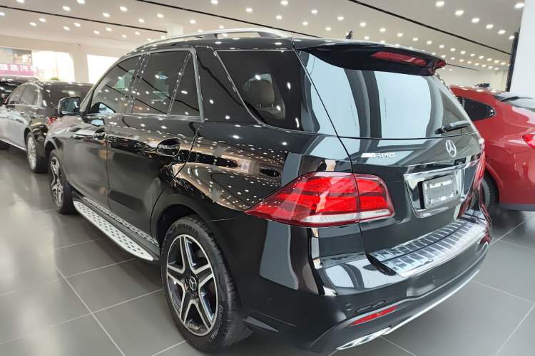 Used Mercedes-Benz GLE AMG 2017 AMG GLE 43 4MATIC Exterior 3