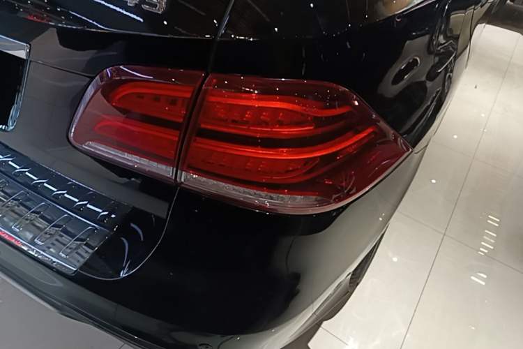 Used Mercedes-Benz GLE AMG 2017 AMG GLE 43 4MATIC Exterior 3