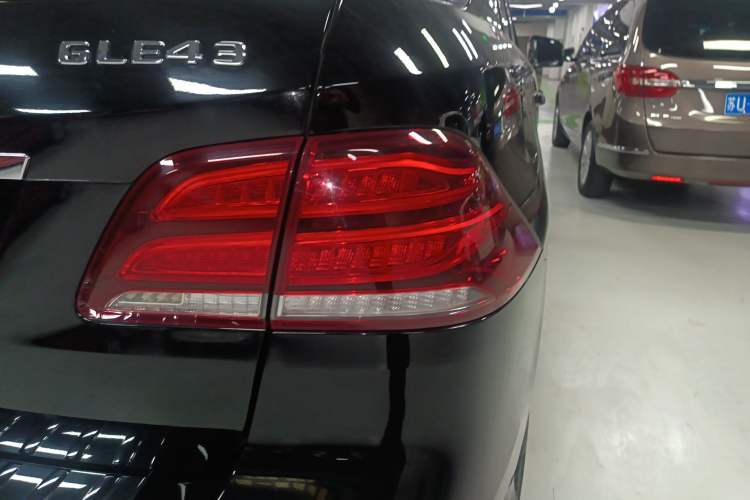 Used Mercedes-Benz GLE AMG 2017 AMG GLE 43 4MATIC Exterior 3