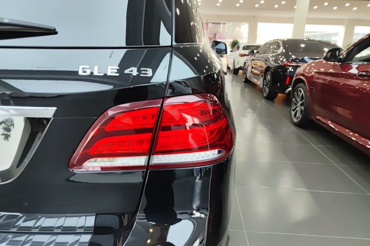 Used Mercedes-Benz GLE AMG 2017 AMG GLE 43 4MATIC Exterior 6