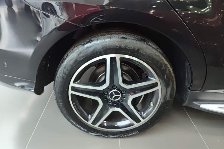 Used Mercedes-Benz GLE AMG 2017 AMG GLE 43 4MATIC Exterior 8