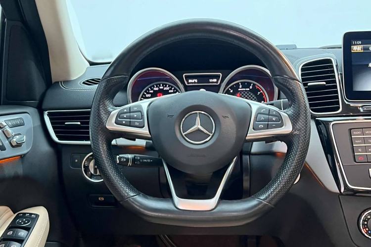 Used Mercedes-Benz GLE AMG 2017 AMG GLE 43 4MATIC Interior 2