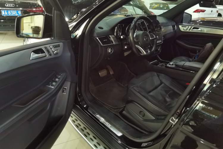 Used Mercedes-Benz GLE AMG 2017 AMG GLE 43 4MATIC Interior 3