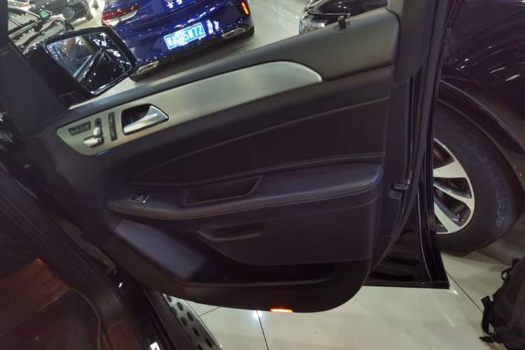 Used Mercedes-Benz GLE AMG 2017 AMG GLE 43 4MATIC Interior 5