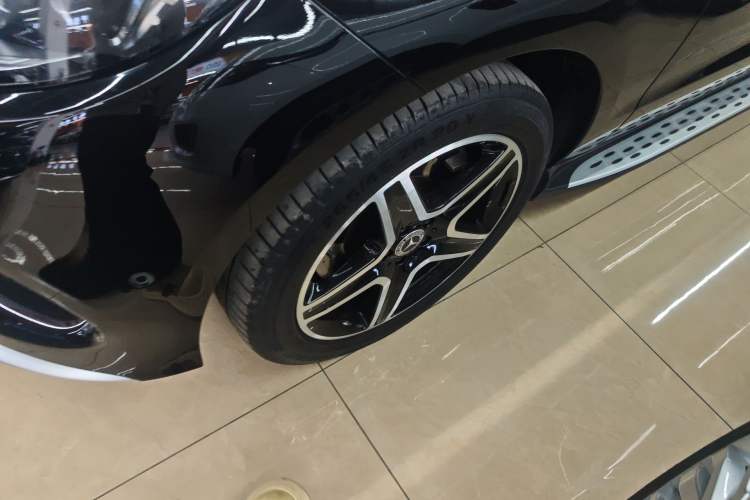 Used Mercedes-Benz GLE AMG 2017 AMG GLE 43 4MATIC Left Front Wheel Hub