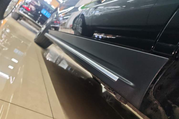 Used Mercedes-Benz GLE AMG 2017 AMG GLE 43 4MATIC Left Side Sill