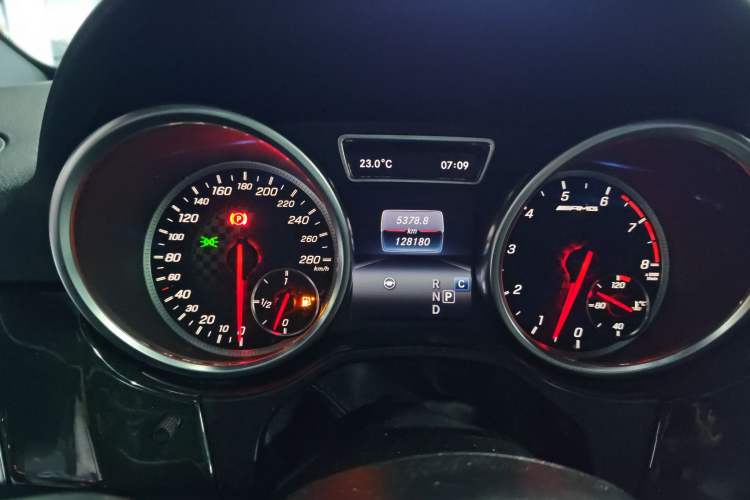 Used Mercedes-Benz GLE AMG 2017 AMG GLE 43 4MATIC Odometer Close Up