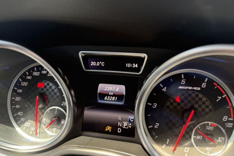 Used Mercedes-Benz GLE AMG 2017 AMG GLE 43 4MATIC Odometer Close Up